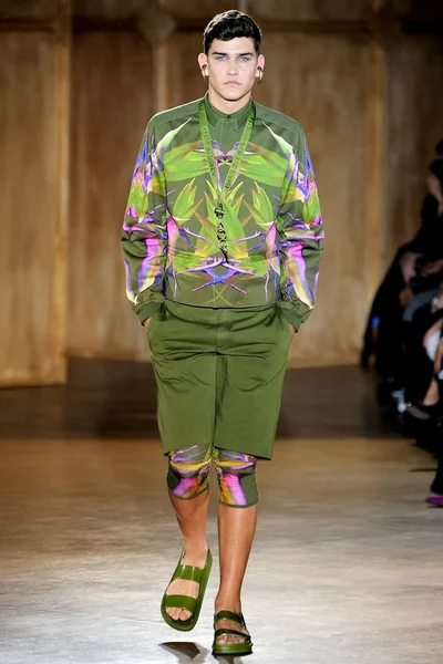 Look 26